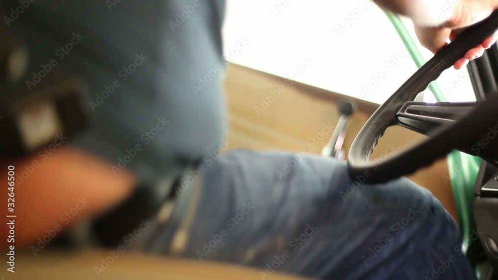 lenkrad bewegen und aus auto aussteigen