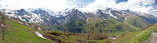 View at alpine mountain peaks in Austria © Skowron
