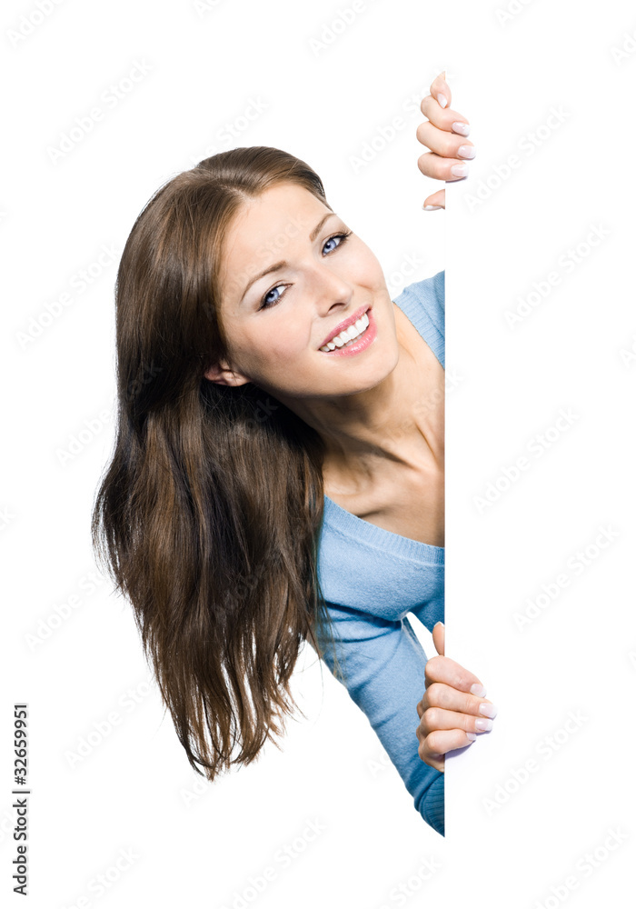 Junge Frau hält Schild Junge Frau hält Schild