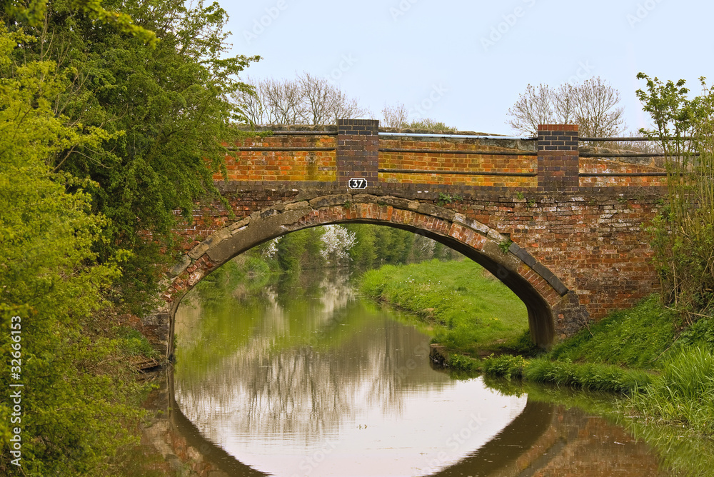 Bridge 37 on the Oxfordshire Canal