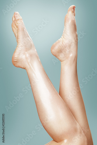 Beautiful wet feet, women legs