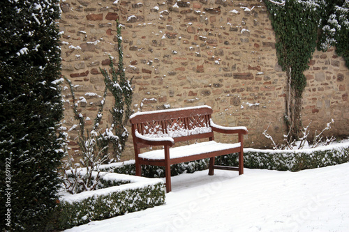 Kloster Drübeck im Harz, Bank im Klostergarten photo