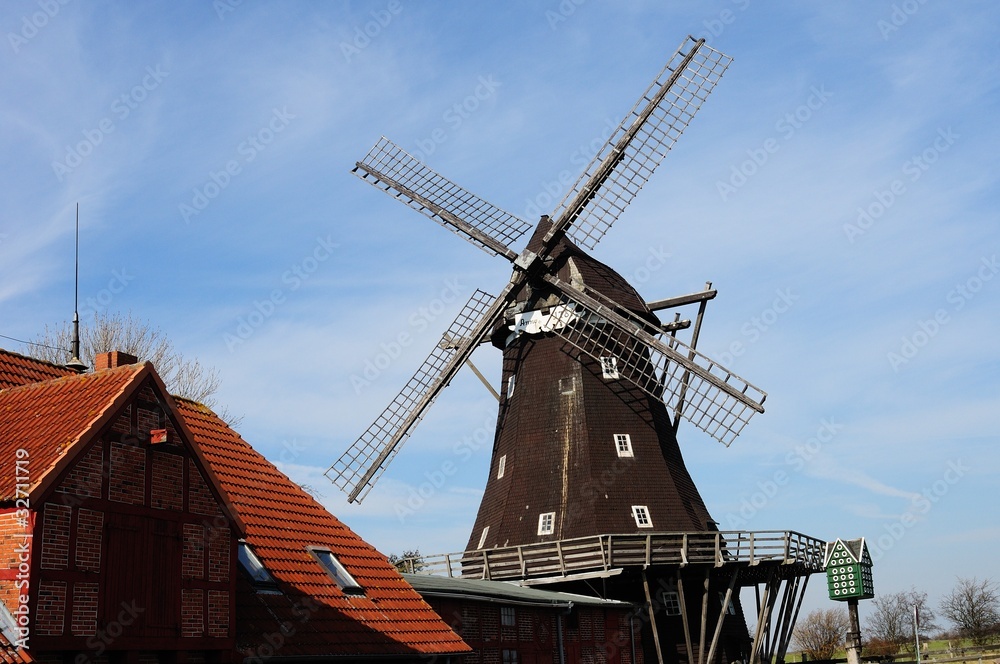 Segelwindmühle in Lemkenhafen
