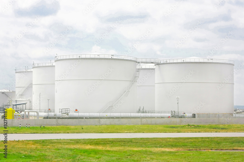 Oil tank Oil tank