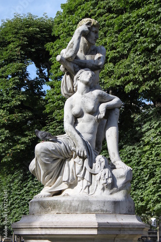 Statue au Jardin du Luxembourg à Paris
