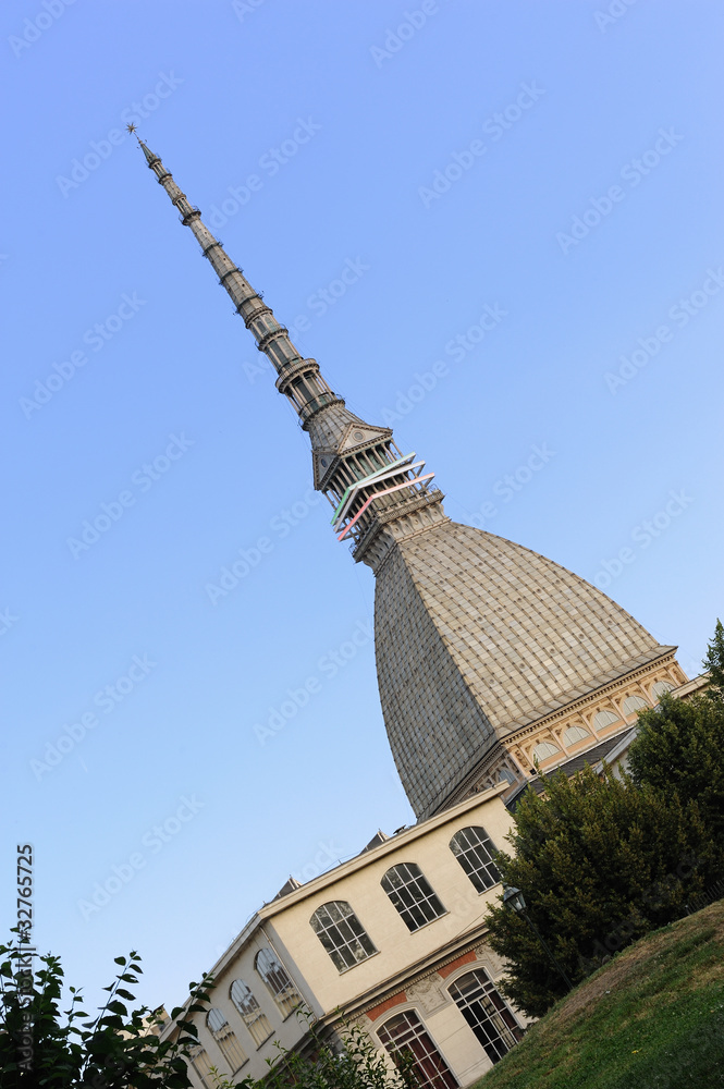 Naklejka premium Mole antonelliana, Torino, Italia, vista dai Giardini Reali