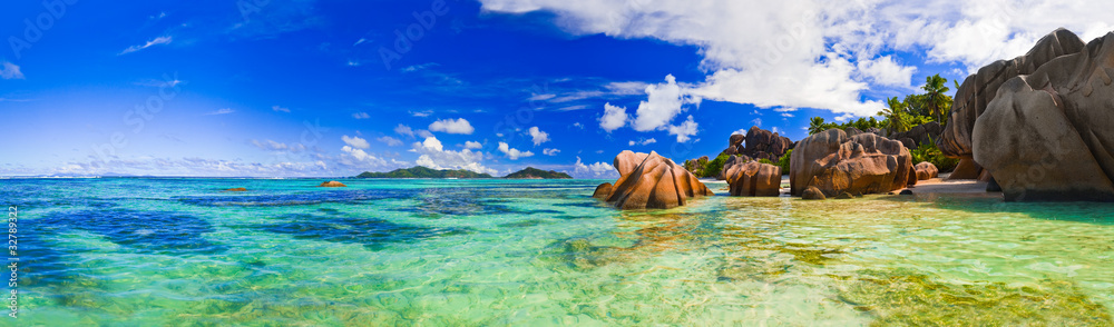 Beach Source d'Argent at Seychelles - obrazy, fototapety, plakaty 