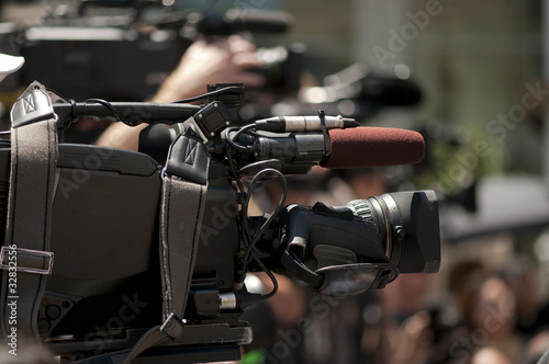 Digital video camera