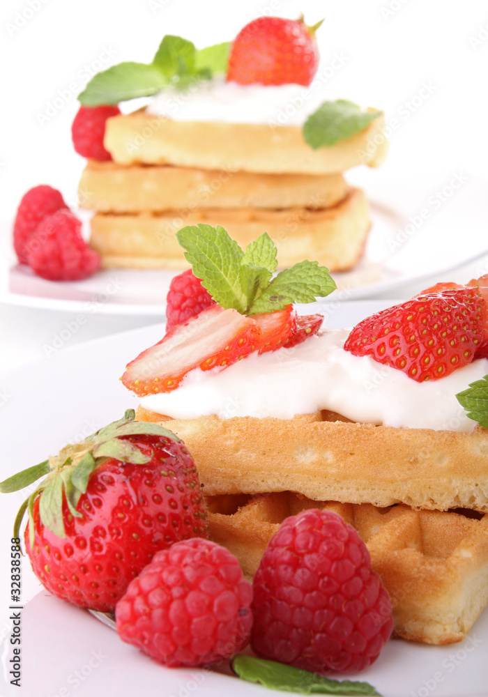 gaufre, crème chantilly et fruits