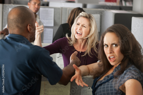 Foto Arguments Between Coworkers