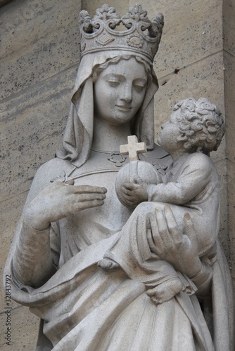 Statut de la Vierge et l'enfant de Eglise d'Auteuil à Paris