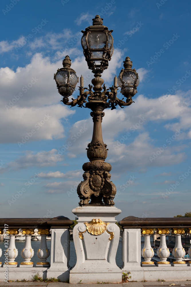 Laterne auf der Pont Alexandre III in Paris