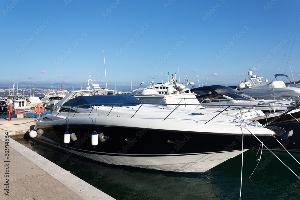 Fototapeta premium Hi speed boat in marina