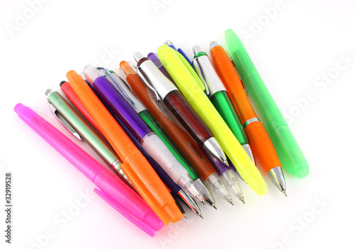 Color pens and felt-tip pens