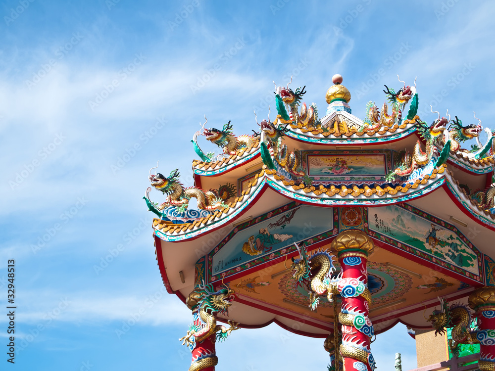 Fototapeta premium Chinese temple with blue sky