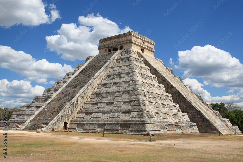 Mayan Pyramid in Chitchen Itza