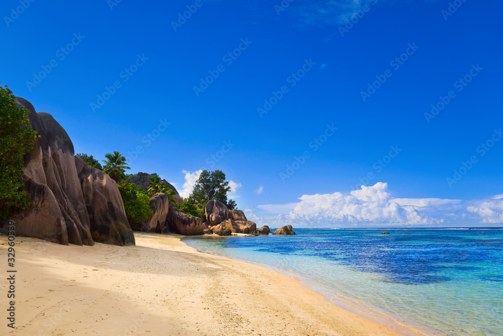 Naklejka premium Beach Source d'Argent at Seychelles
