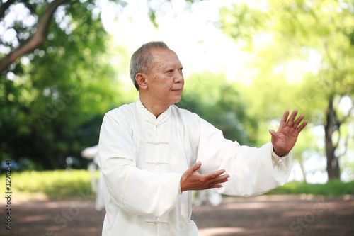 chinese do taichi outside