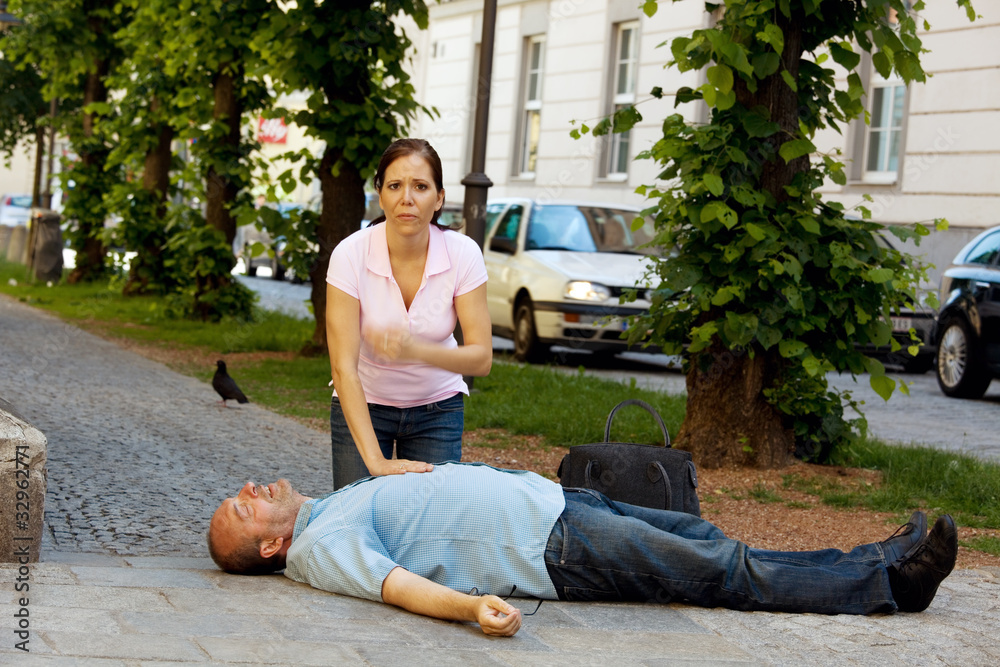 Cardiac massage. First aid for heart attack Cardiac massage. First aid for heart attack