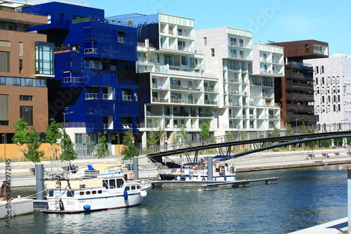 bateaux amarés à la marina des Confluences, Lyon - France