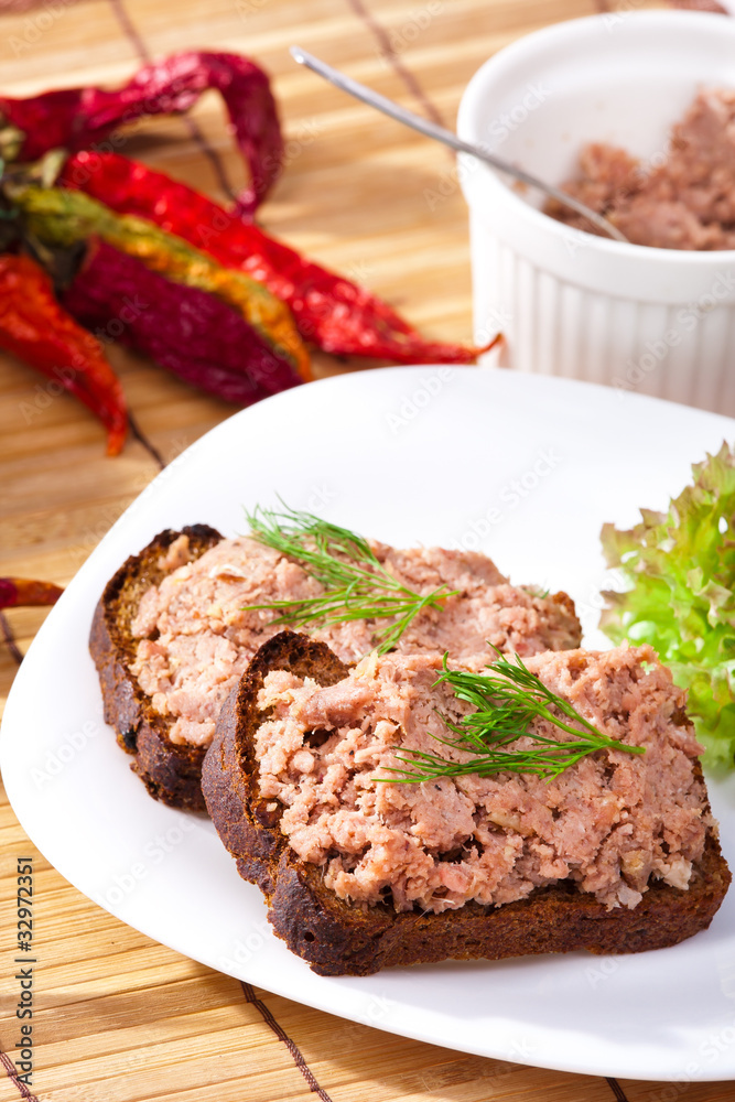 pate on bowl pate on bowl
