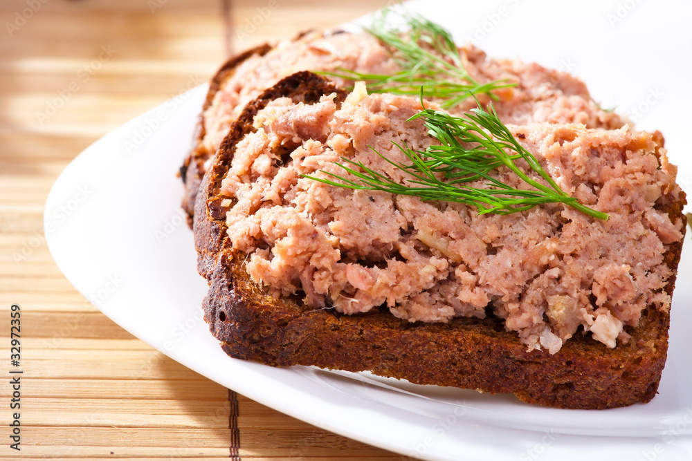 pate on bowl pate on bowl