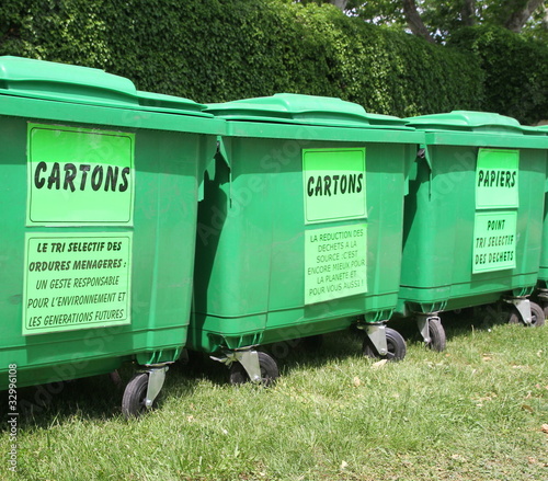 Poubelles vertes Tri sélectif