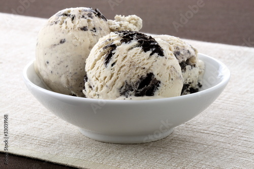 delicious cookies and cream ice cream