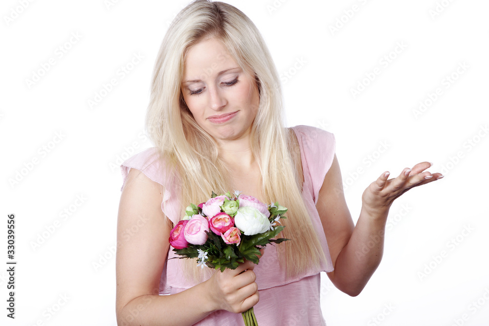 Model Frau mit Blumen Strauß skeptisch Porträt