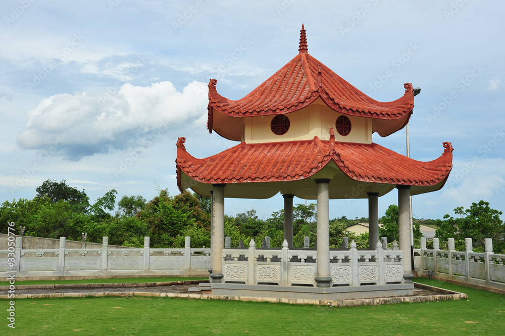 Fototapeta premium Chinese Pavilion In The Park