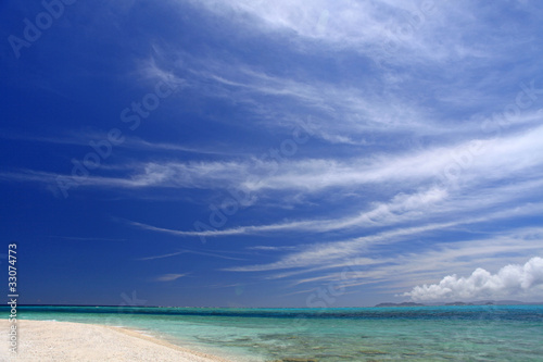 ナガンヌ島の美しく広い空 © sunabesyou