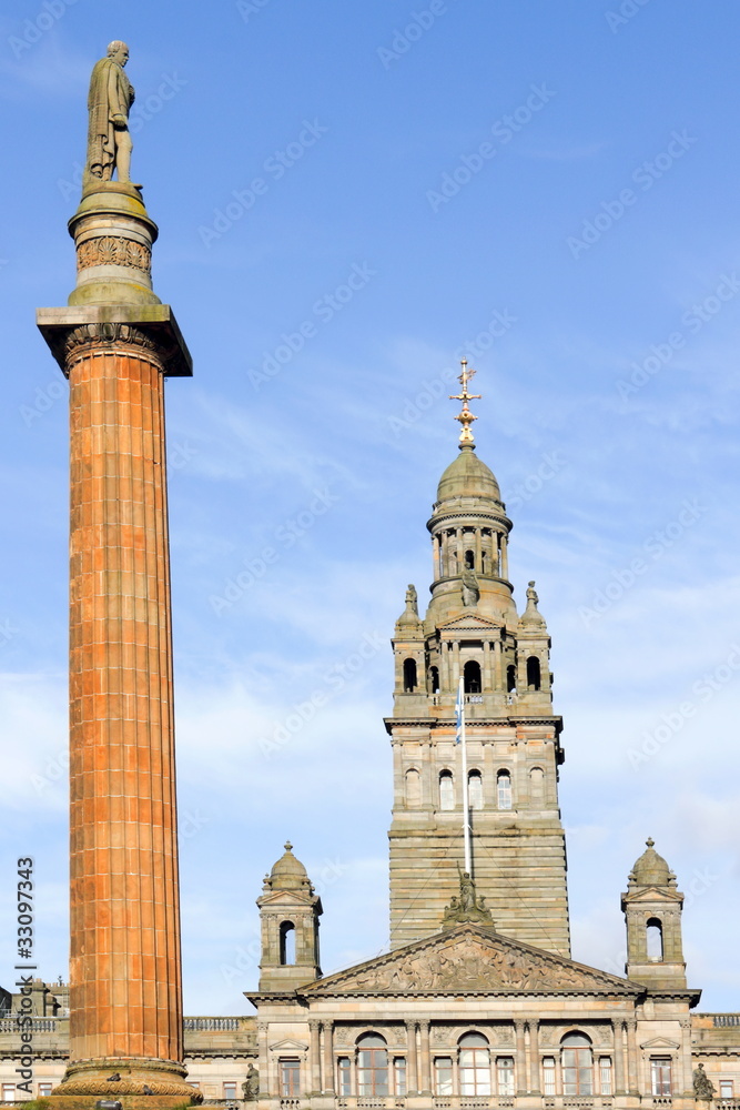 Scott-Säule und Rathausturm