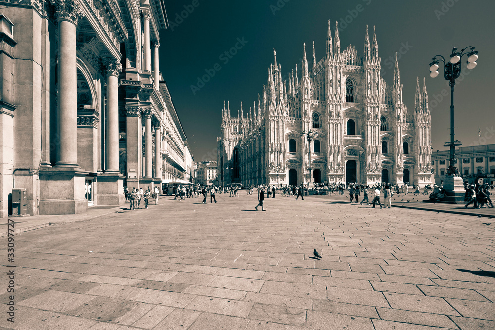 Fototapeta premium 4000 Statues under the sky