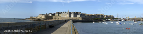 Bateaux dans le port de Saint-Malo