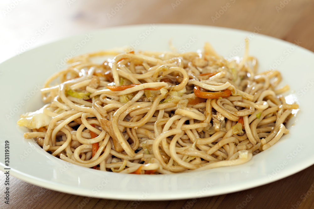 Fry noodles with chicken meat