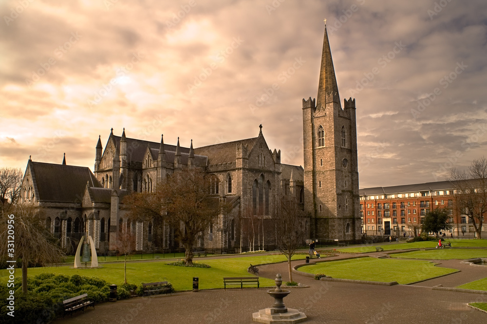 Naklejka premium Katedra Świętego Patryka w Dublinie, Irlandia.