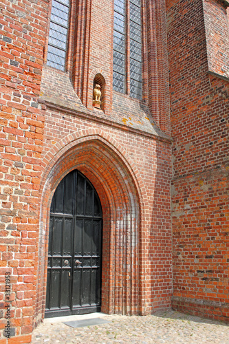 Dom zu Bardowick St. Peter und Paul (Seitenportal mit Löwen)