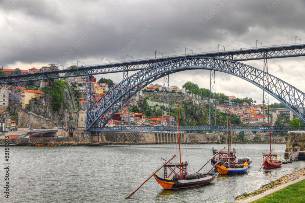 bridge Ponte dom Luis, Oporto, Portuga