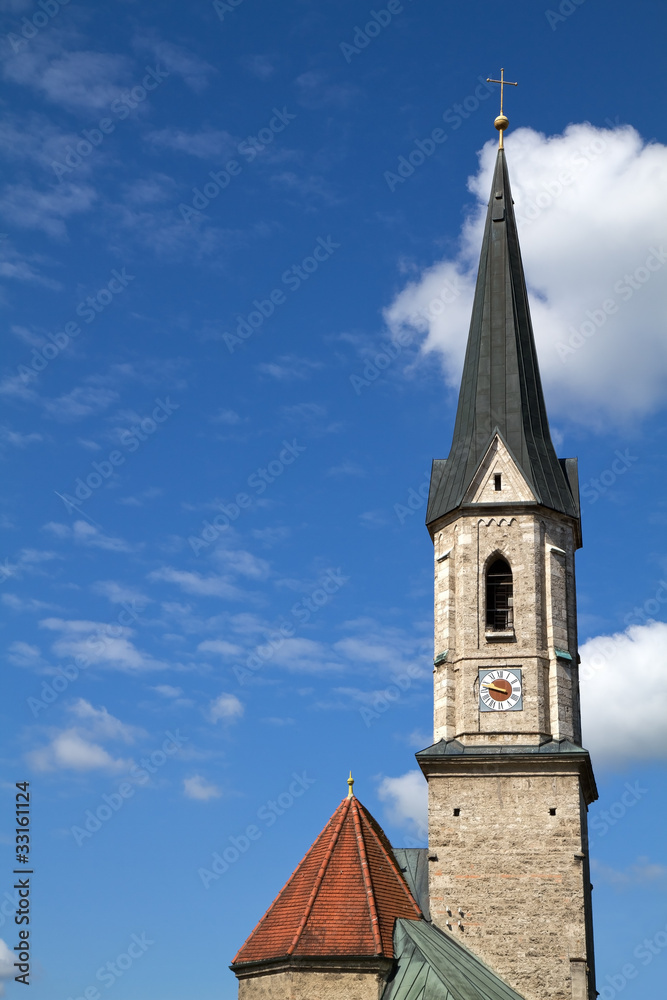 Historischer Kirchturm in Oberbayern