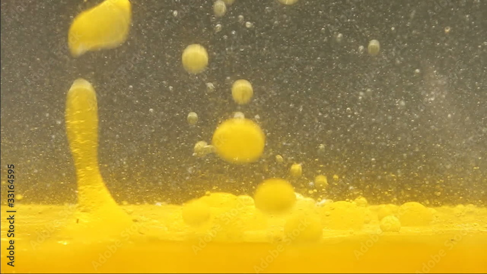 Öl in Wasser