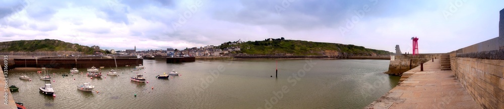 Fototapeta premium Port En Bessin - la digue