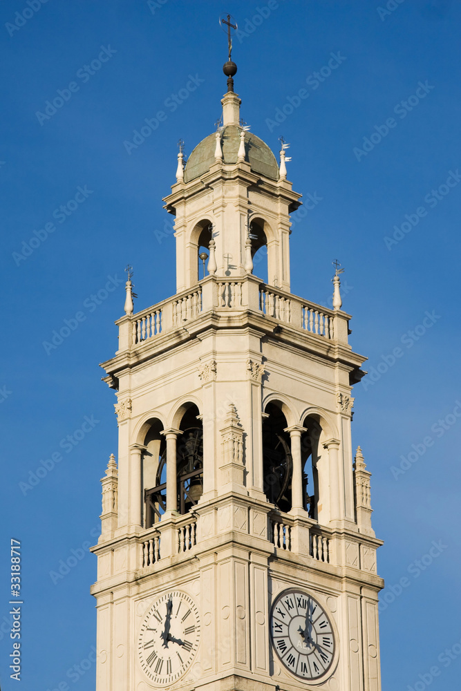 campanile della chiesa di santa maria a busto arsizio