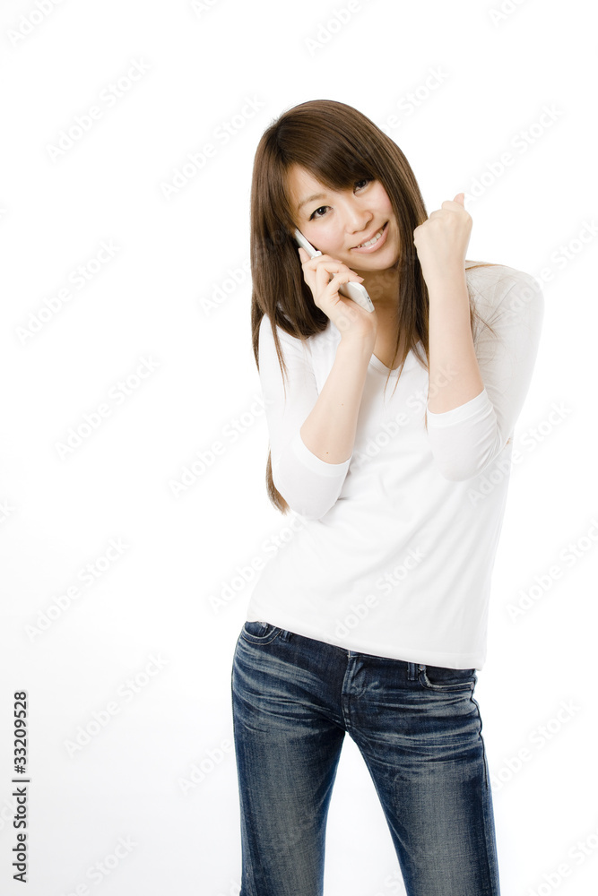 ガッツポーズの女性