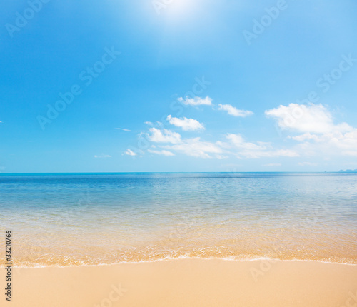 plaża i piękne tropikalne morze