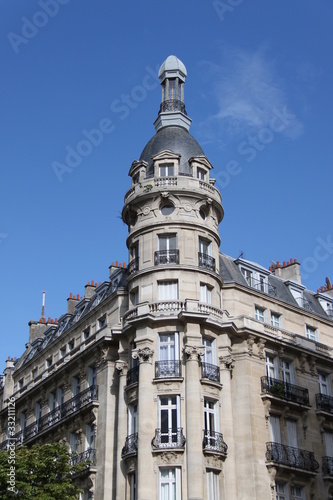 Coupole d'immeuble ancien rue de Passy dans le 16 me arrondissement de Paris