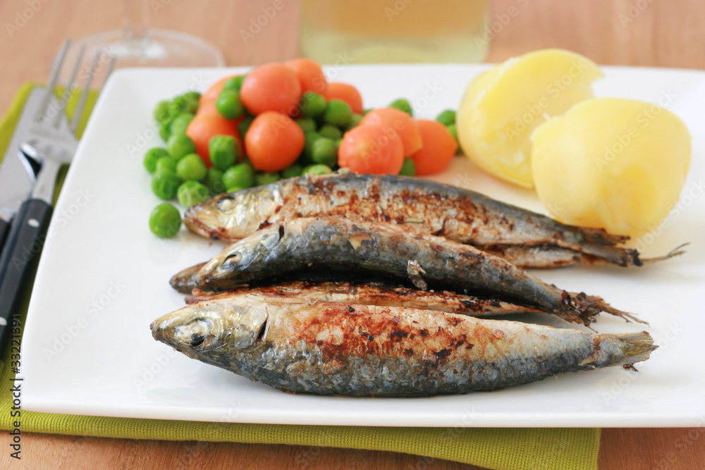Fried sardines with boiled vegetables Fried sardines with boiled vegetables