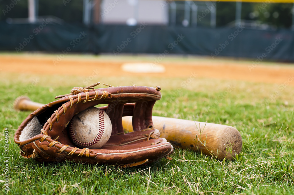 Old Baseball, Glove, and Bat on Field - obrazy, fototapety, plakaty 