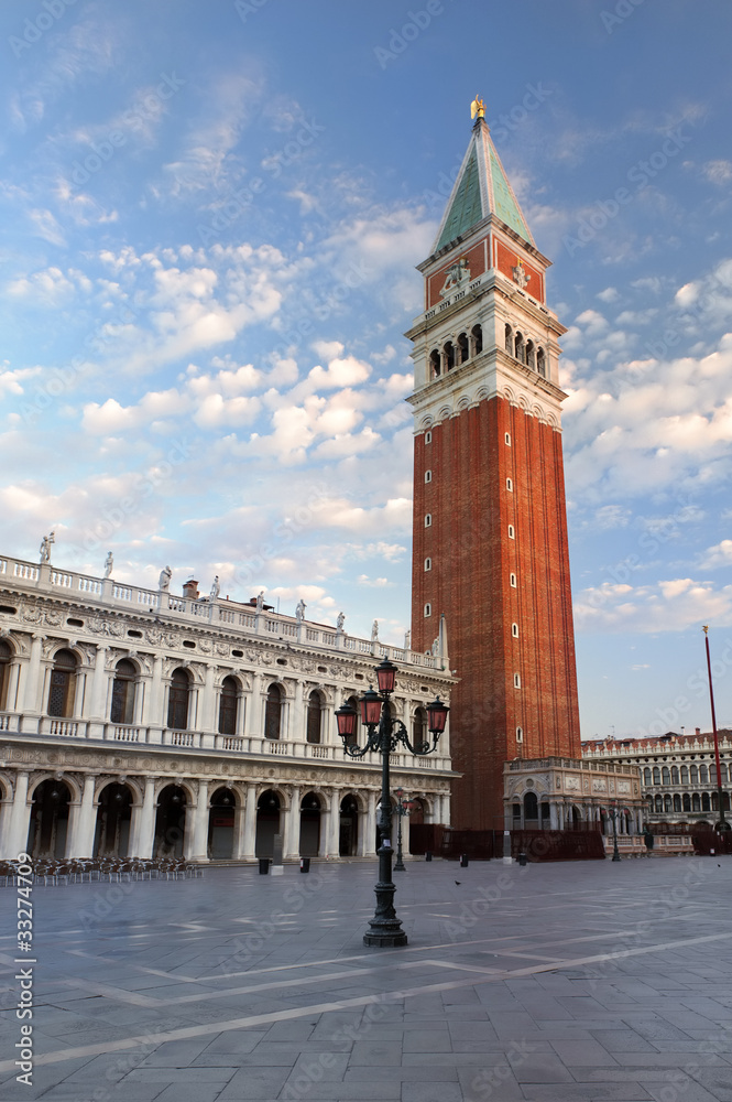 Naklejka premium Venice. St. Mark's Square and the Bell Tower. Morning. Nobody
