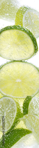 Erfrischung mit Zitrone und Lemmon