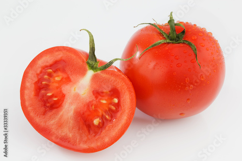 Tomate auf  weißem Hintergund